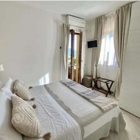 Residenza Le Camelie Lägenhet Oggebbio